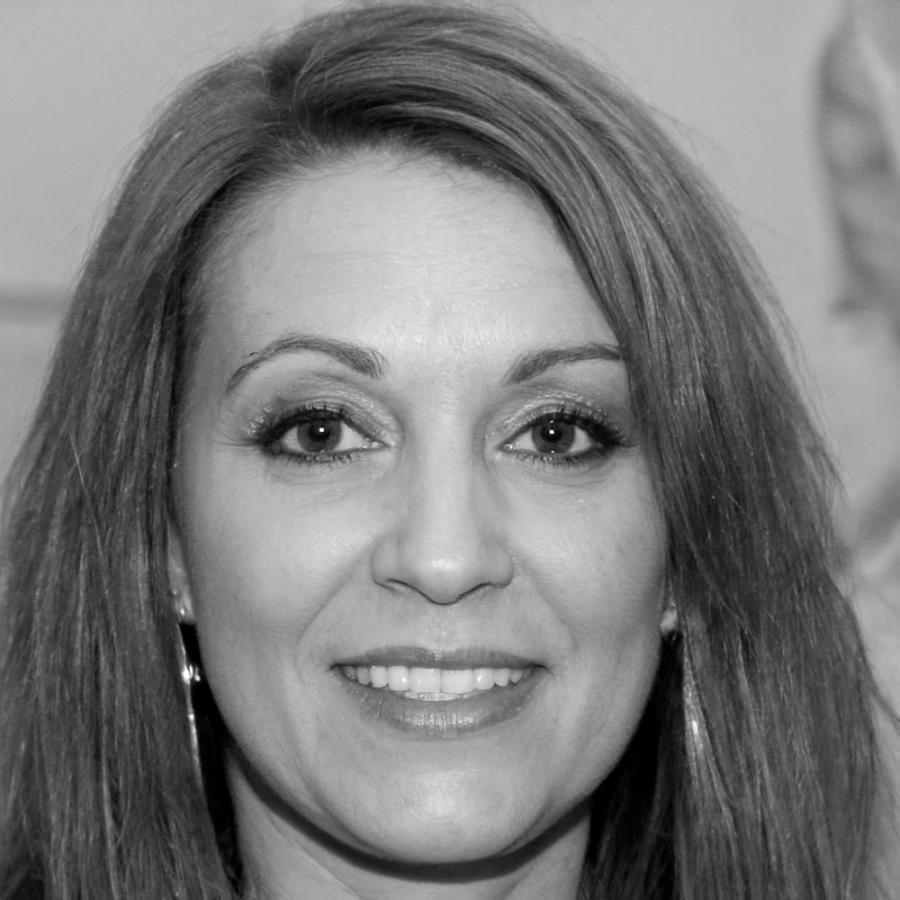 Zephyr Chen, Senior Financial Strategist